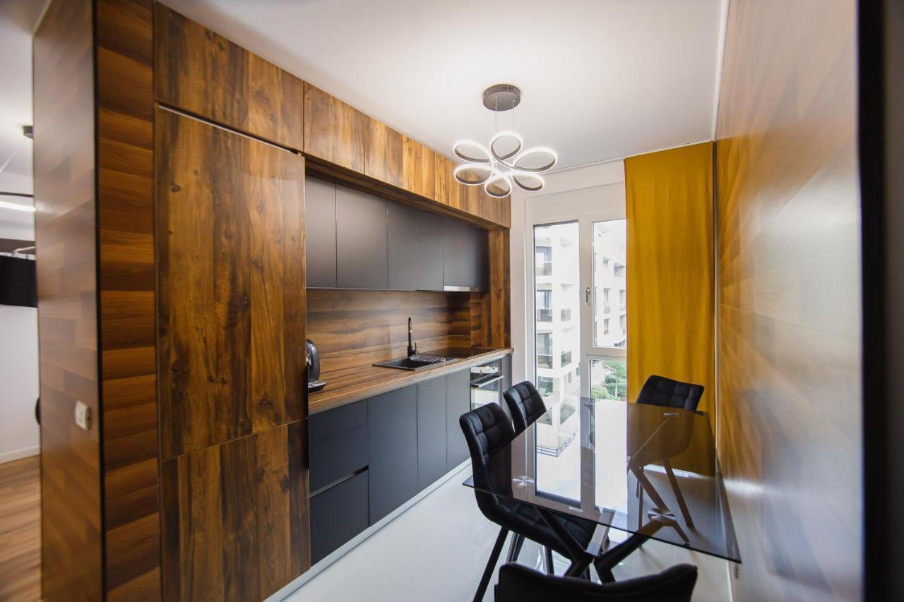 Chocolate Delight At West Residence Oradea Bagian luar foto