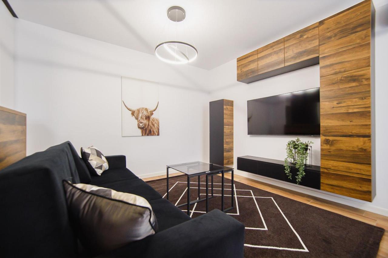 Chocolate Delight At West Residence Oradea Bagian luar foto