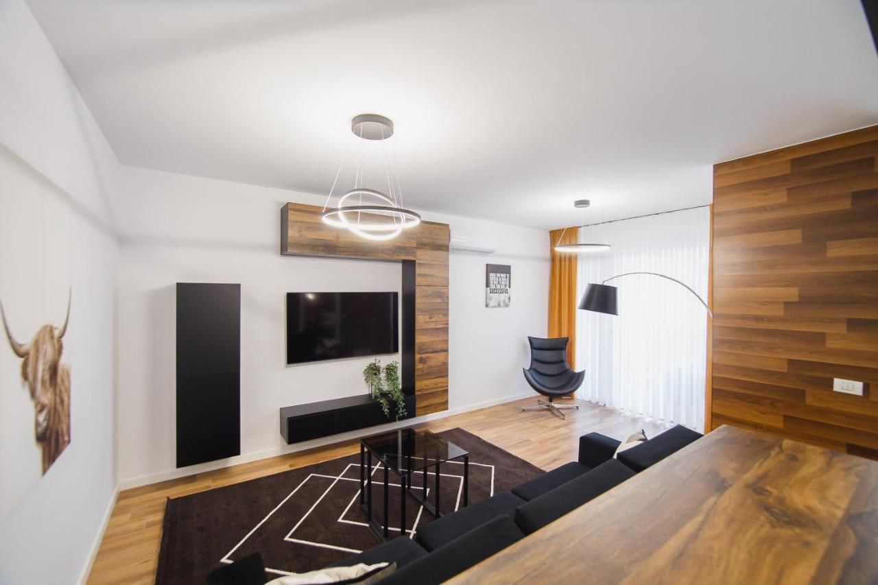 Chocolate Delight At West Residence Oradea Bagian luar foto